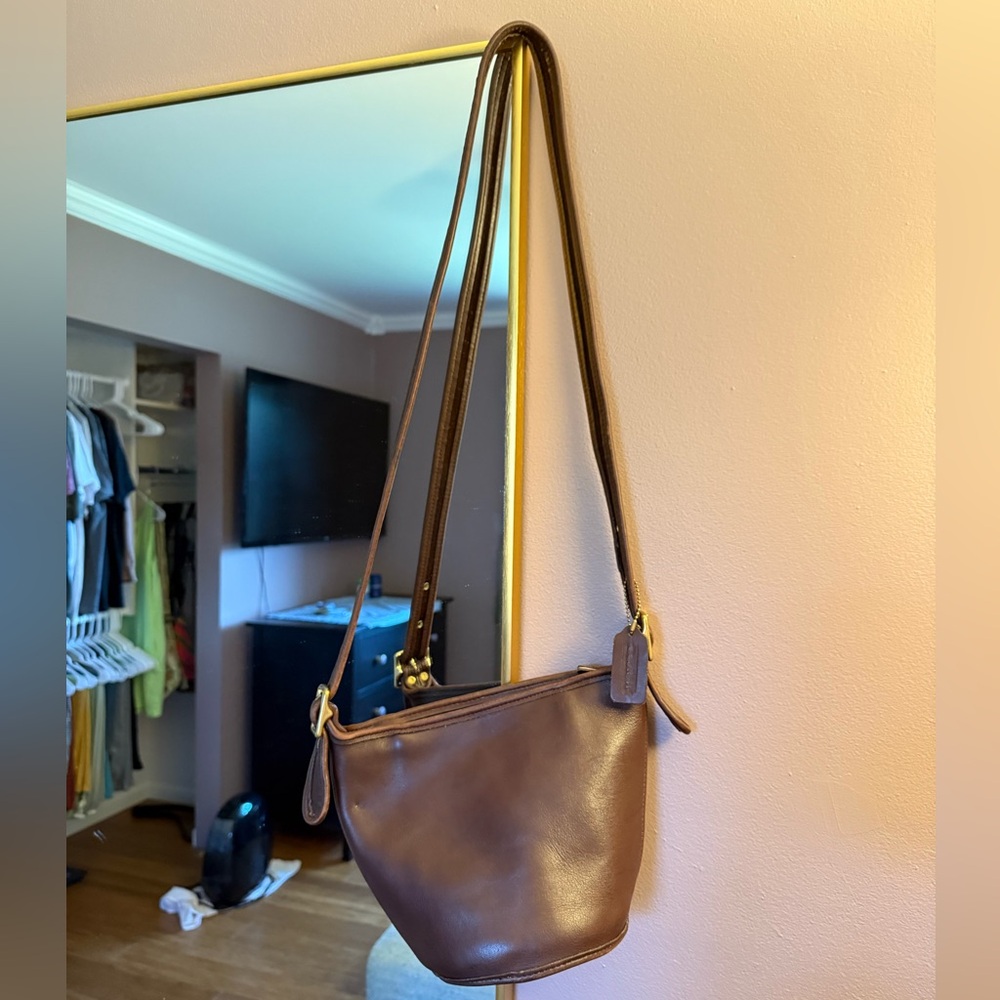 VTG Coach October 1997 #9019 Maggie brown leather crossbody bucket bag
